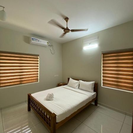 Nimet Residency Apartment Kochi Bagian luar foto