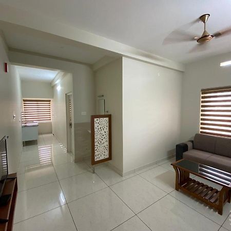 Nimet Residency Apartment Kochi Bagian luar foto