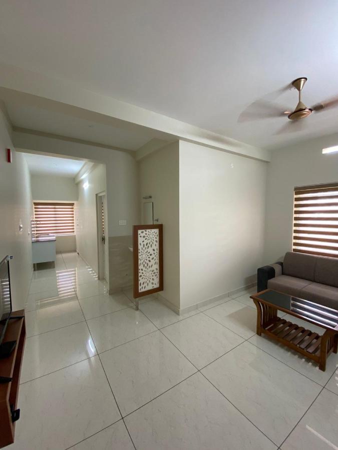 Nimet Residency Apartment Kochi Bagian luar foto